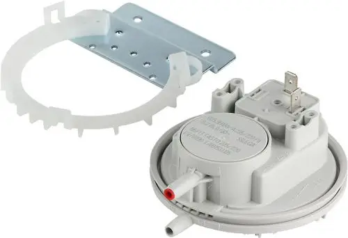 Bosch Differenzdruckschalter mit Montagezubehör, bestehend aus einem Gehäuse und einer Halterung. Das Gerät ist für die Drucküberwachung konzipiert.